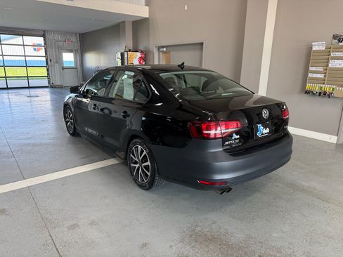 Used 2016 Volkswagen Jetta SE FWD image 5