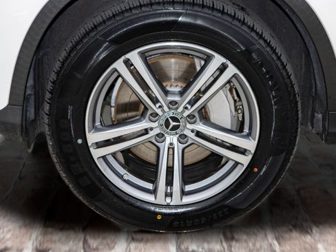 Used 2021 Mercedes-Benz GLC 300 w/ Premium Package image 36