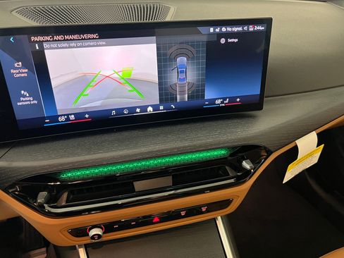 Used 2025 BMW 330i xDrive Sedan w/ Convenience Package image 29