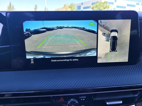 Used 2025 Nissan Kicks SR FWD image 13