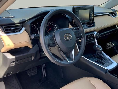 Used 2022 Toyota RAV4 XLE Premium FWD image 18