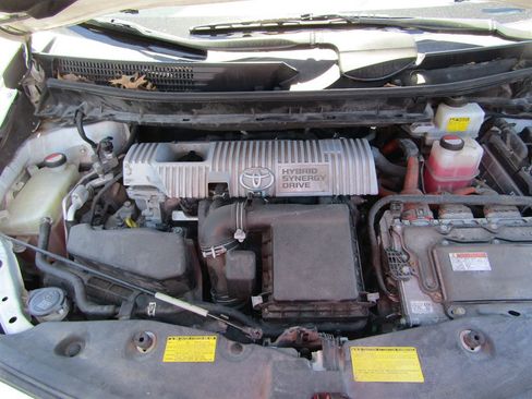 Used 2014 Toyota Prius V Two image 12