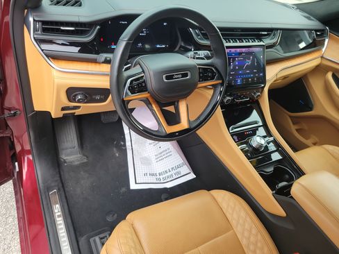 Used 2025 Jeep Grand Cherokee L Summit AWD/4WD image 14