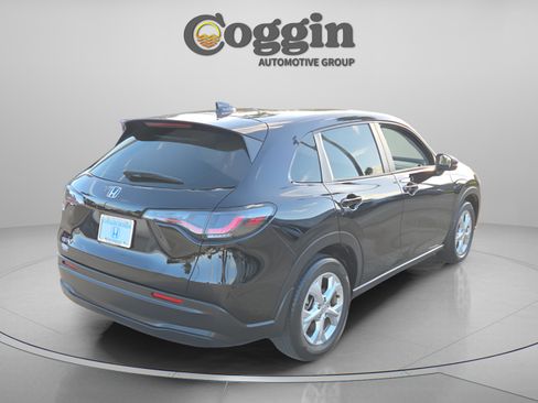 Used 2023 Honda HR-V LX image 6