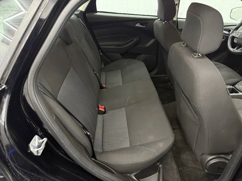 Used 2018 Ford Focus SE image 9