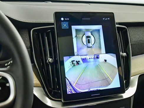 New 2026 Volvo XC90 B5 Plus w/ Protection Package image 25