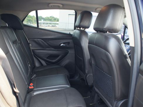 Used 2021 Buick Encore Preferred FWD image 17