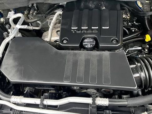 Used 2024 Chevrolet Silverado 1500 Custom AWD/4WD image 32