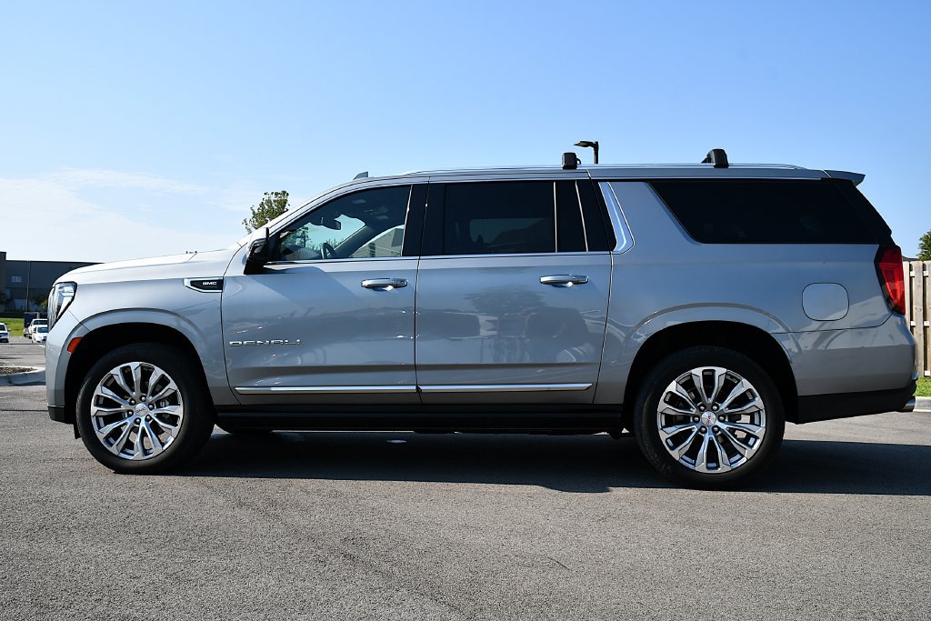 Used 2024 GMC Yukon XL Denali AWD/4WD image 6