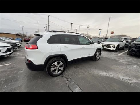 Used 2022 Jeep Cherokee Limited image 8