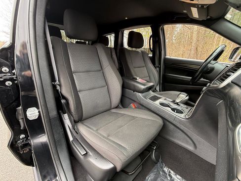 Used 2020 Jeep Grand Cherokee Laredo AWD/4WD image 24