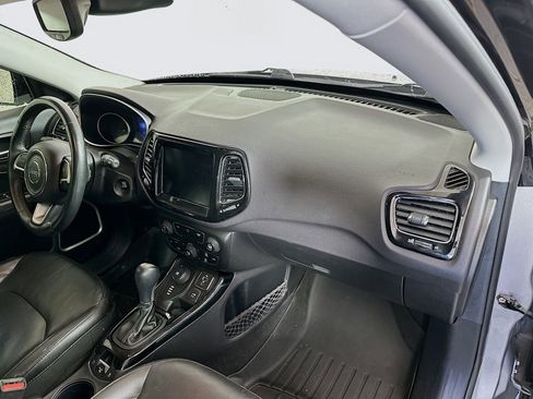 Used 2018 Jeep Compass Limited AWD/4WD image 28
