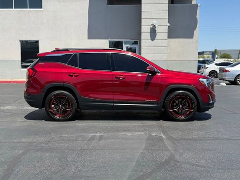Used 2018 GMC Terrain SLE w/ Infotainment Package I FWD image 2