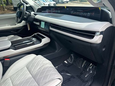 New 2026 Lincoln Navigator Black Label AWD/4WD image 15