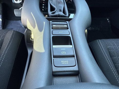 Used 2023 Honda HR-V LX image 30