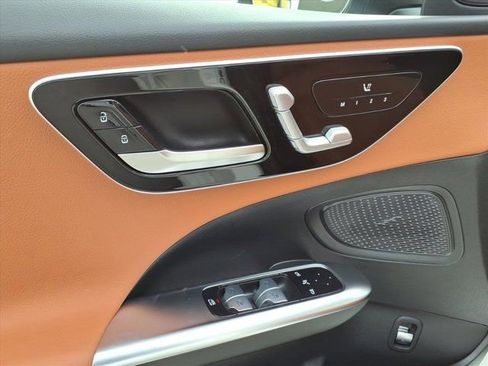 Used 2025 Mercedes-Benz C 300 4MATIC Sedan image 13