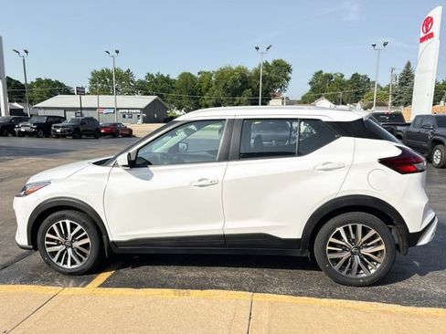 Used 2023 Nissan Kicks SV FWD image 6