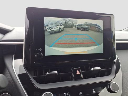 Used 2024 Toyota Corolla SE w/ SE Package image 28