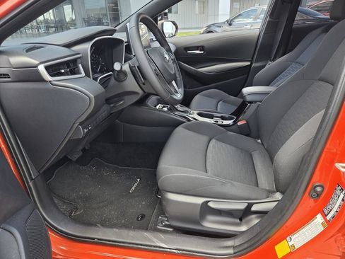 Used 2025 Toyota Corolla SE FWD image 11