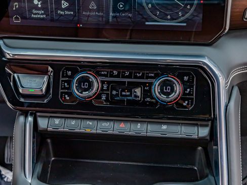 Used 2026 GMC Sierra 3500 Denali Ultimate image 26