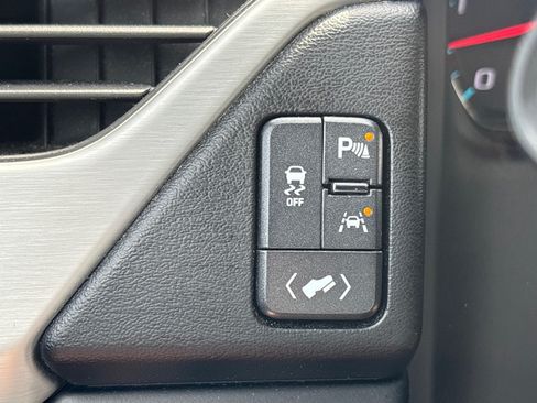 Used 2018 GMC Yukon XL SLT w/ Premium Edition AWD/4WD image 30