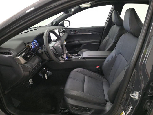 Used 2026 Toyota Camry XSE w/ Premium Plus Package FWD image 6