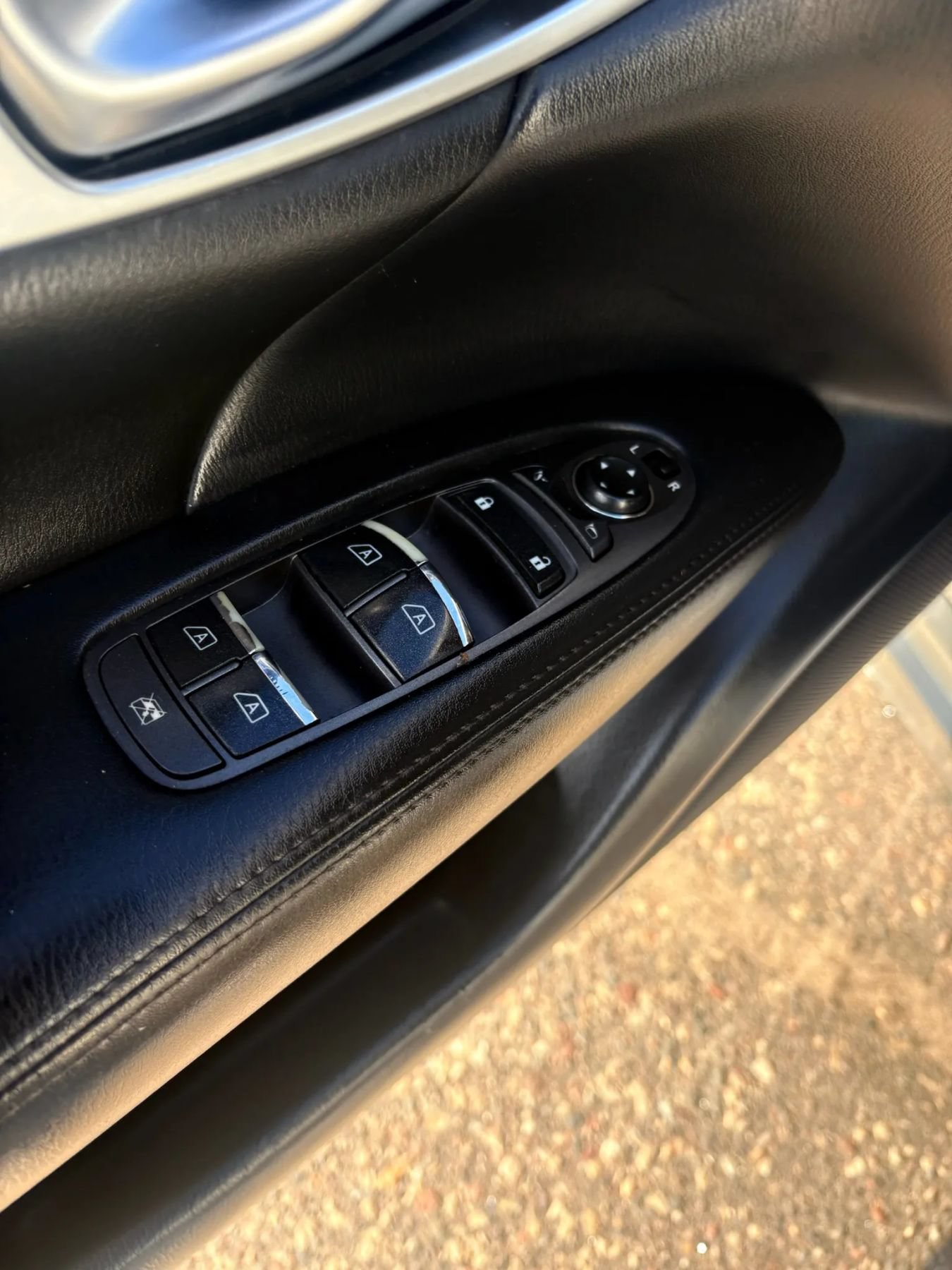 Used 2015 INFINITI Q70 L 3.7 AWD/4WD image 11