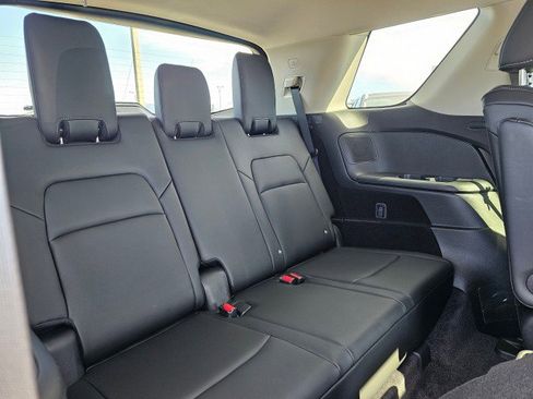 New 2026 Nissan Pathfinder SL w/ SL Premium Package AWD/4WD image 14