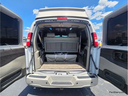 Used 2021 GMC Savana 2500 LS w/ Enhanced Convenience Package RWD image 16