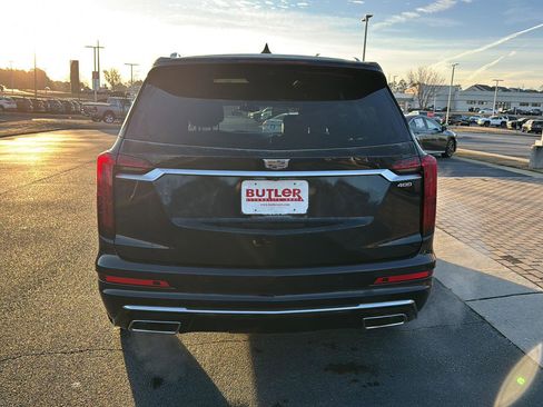 Used 2021 Cadillac XT6 Premium Luxury image 4