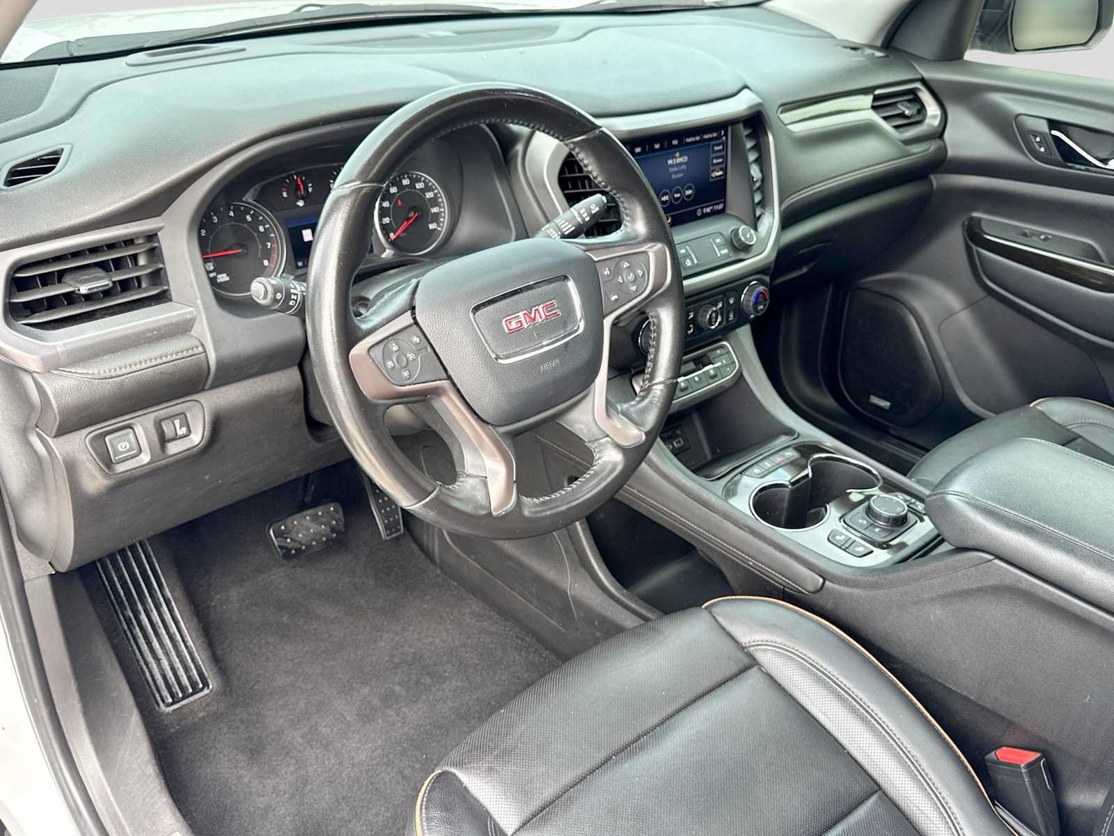 Used 2020 GMC Acadia AT4 w/ Driver Alert Package II AWD/4WD image 2