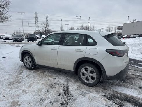 Used 2023 Honda HR-V LX image 8