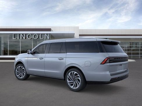 New 2026 Lincoln Navigator L Reserve AWD/4WD image 4