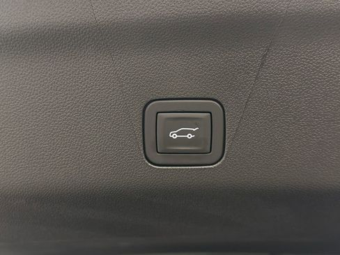 Used 2026 GMC Yukon Denali w/ Sun & Power Step Package AWD/4WD image 18