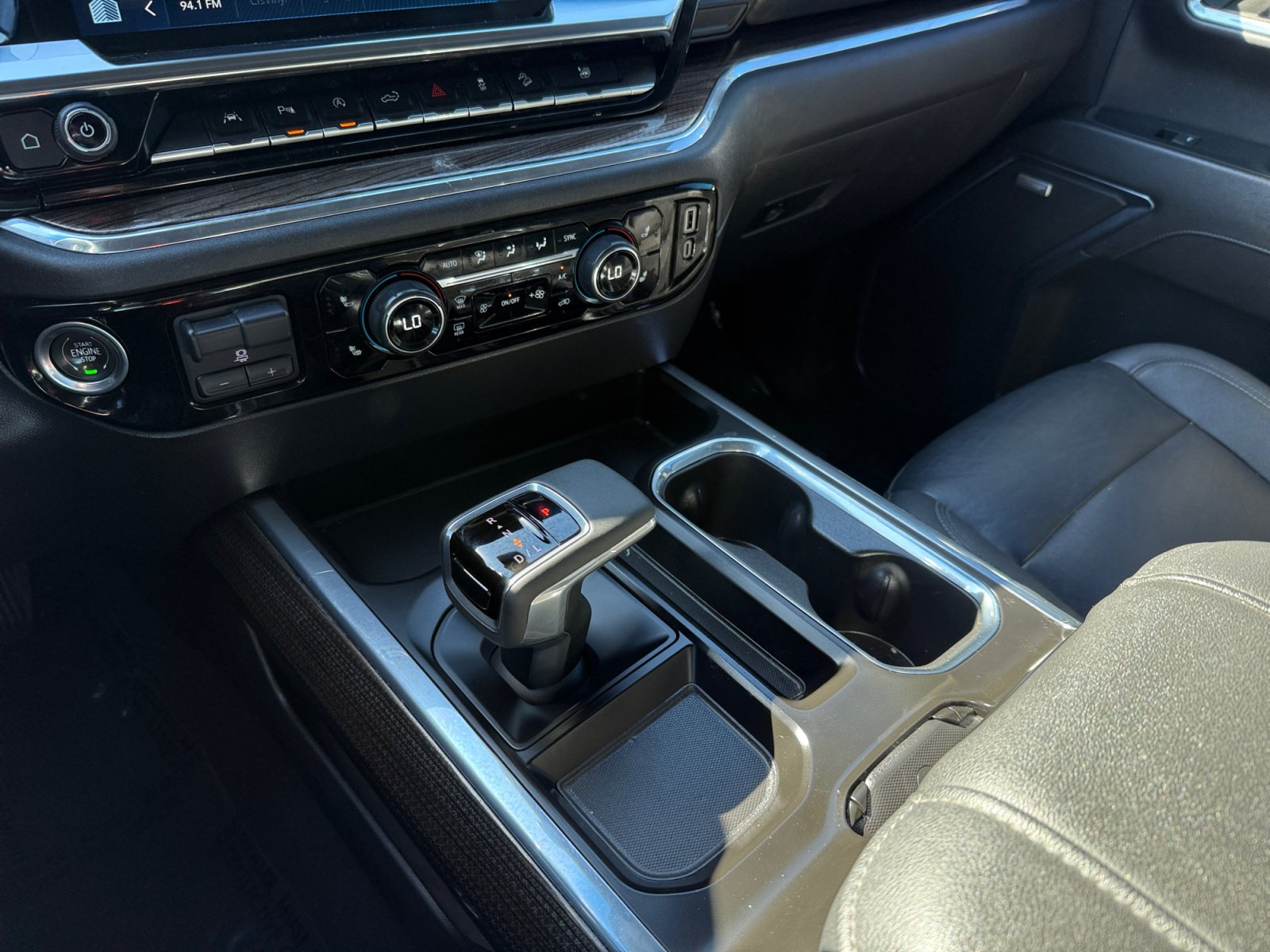 Used 2023 Chevrolet Silverado 1500 LT Trail Boss w/ LT Trail Boss Premium Package AWD/4WD image 13
