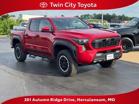 Certified 2024 Toyota Tacoma TRD Off-Road w/ TRD Off Road Premium Package AWD/4WD image 1