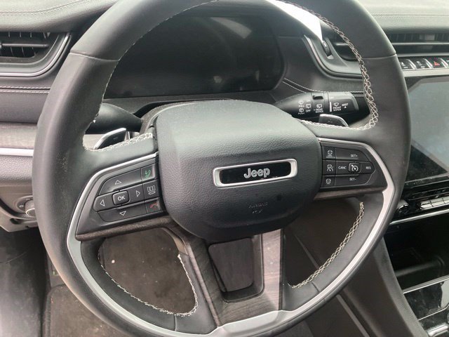 Used 2023 Jeep Grand Cherokee L Limited w/ Black Appearance Package AWD/4WD image 12