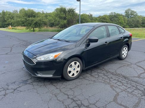 Used 2017 Ford Focus S FWD image 3