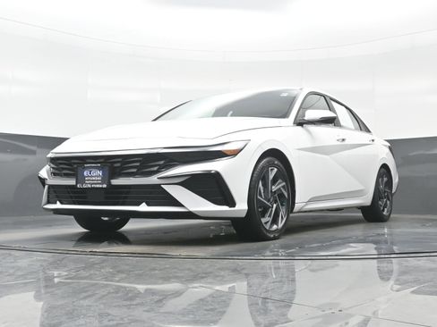 Certified 2025 Hyundai Elantra Limited image 27