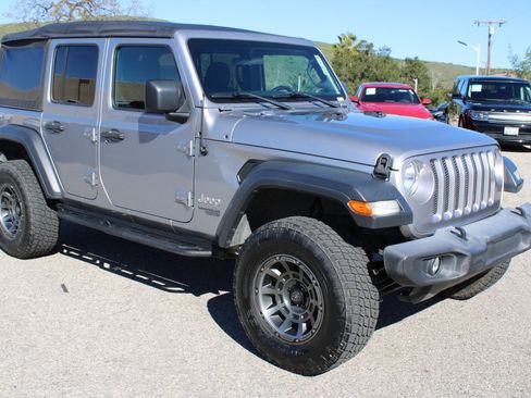 Used 2018 Jeep Wrangler Unlimited Sport S image 3