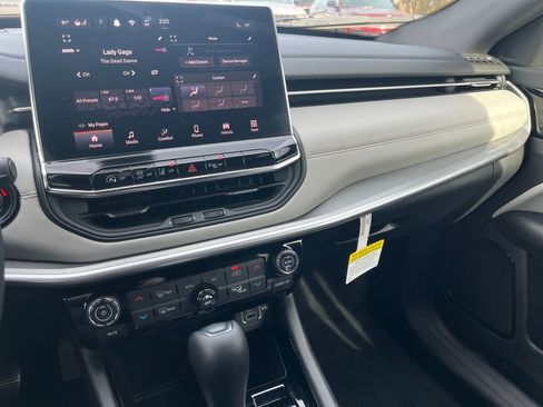 New 2025 Jeep Compass Limited image 13