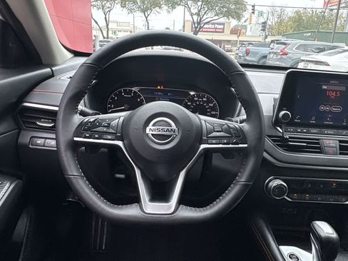 Used 2022 Nissan Altima 2.5 SR image 14