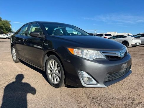 Used 2014 Toyota Camry XLE w/ Moonroof Package FWD image 7