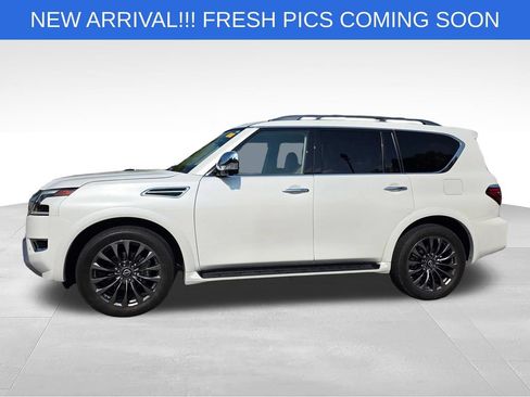 Used 2024 Nissan Armada Platinum w/ Captain's Chairs Package RWD image 3