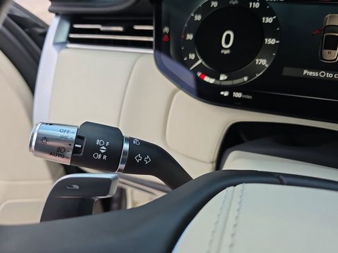 Used 2022 Land Rover Range Rover SE image 22