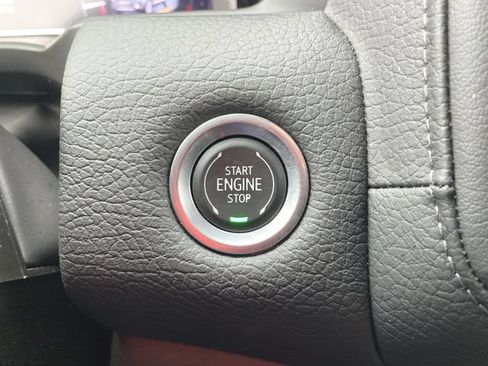 Used 2024 GMC Yukon Denali AWD/4WD image 17