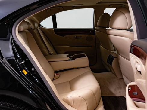 Used 2011 Lexus LS 460 AWD w/ Luxury Value Edition image 44