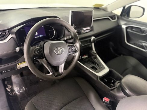 Used 2023 Toyota RAV4 LE AWD/4WD image 17