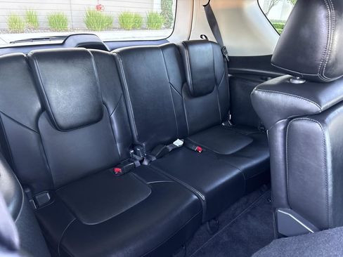 Used 2021 Nissan Armada SV w/ SV Appearance Package image 15