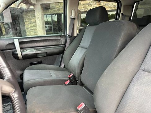 Used 2010 Chevrolet Silverado 1500 LT AWD/4WD image 12